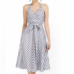 ☘️NY&CO Halter dress S